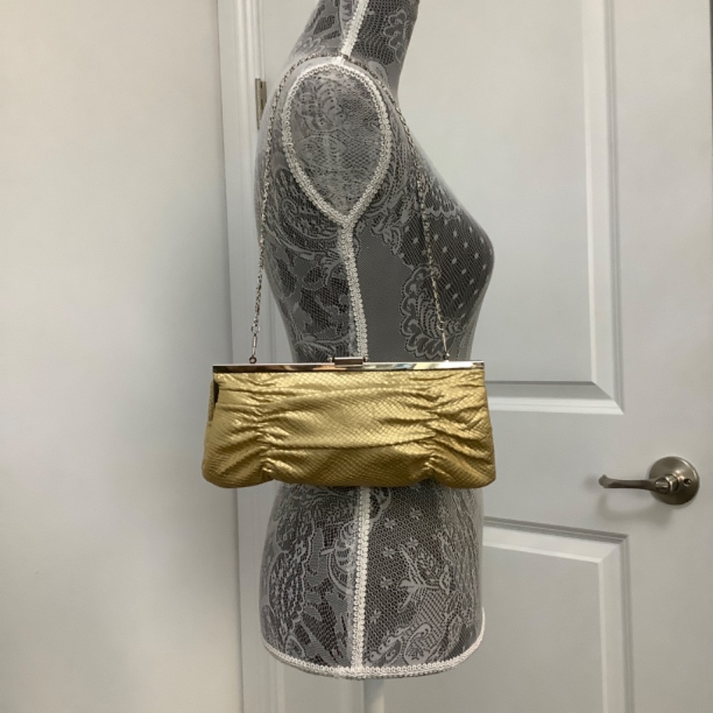 Bijoux Terner Evening clutch purse with detachable strap chain, color: Gold